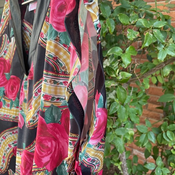 Featherbed • Vtg • 1960’s • Floral • Satin • Black/Red • Large •Kaftan Nightgown